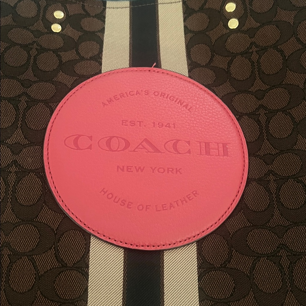 Coach EUC Dempsey 40 Brown Signature Canvas large Tote with Pink Trim. - Picture 2 of 8